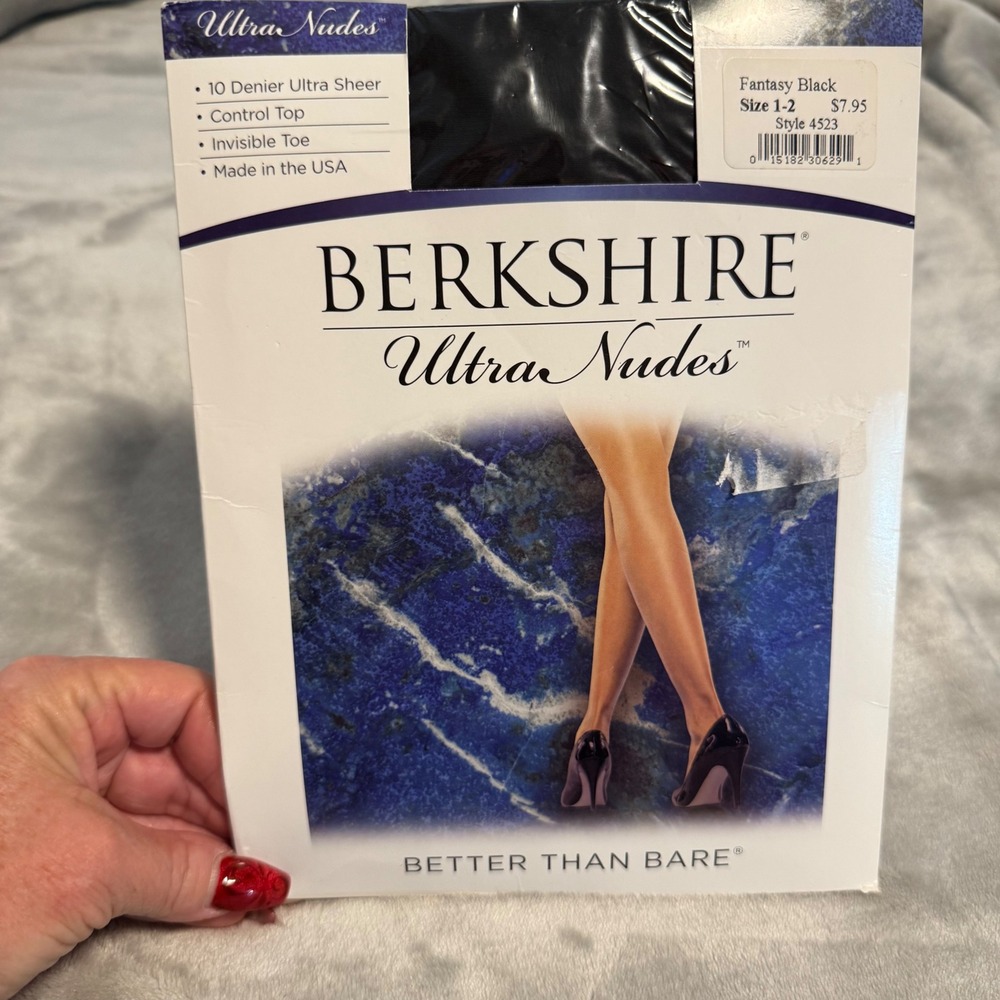 Berkshire Ultra Nudes 10 Denier Pantyhose Invisible Toe Fantasy Black NWT